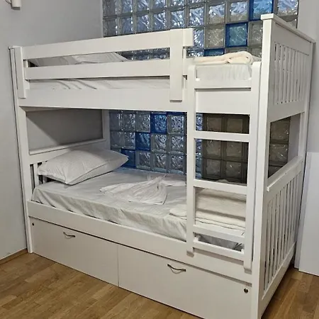 Ihosteltr Vandrarhem
