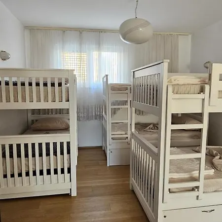 אכסניה Ihosteltr *