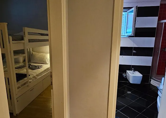 Ihosteltr אכסניה *