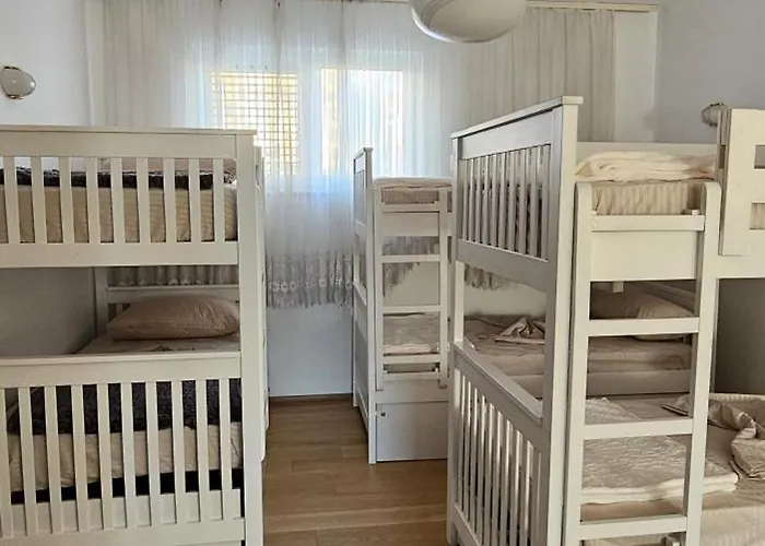 אכסניה Ihosteltr *